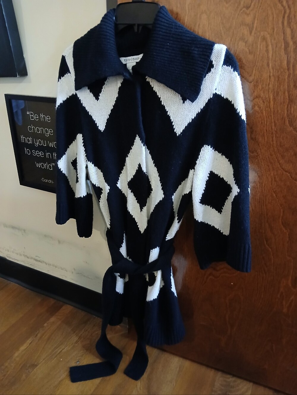 WHITE HOUSE BLACK MARKET geometric print belted cardigan
